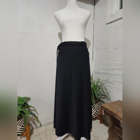 Reel Legends Dresses & Skirts - Reel Legends Perfomance Outfitters Keep it Cool,  Black‎ Maxi Skirt size Large